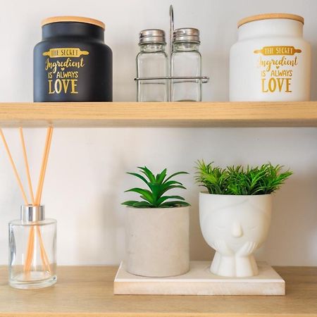 Aiolos Super Lux Suite Jucuzzi Nea Smyrni Centre アテネ エクステリア 写真