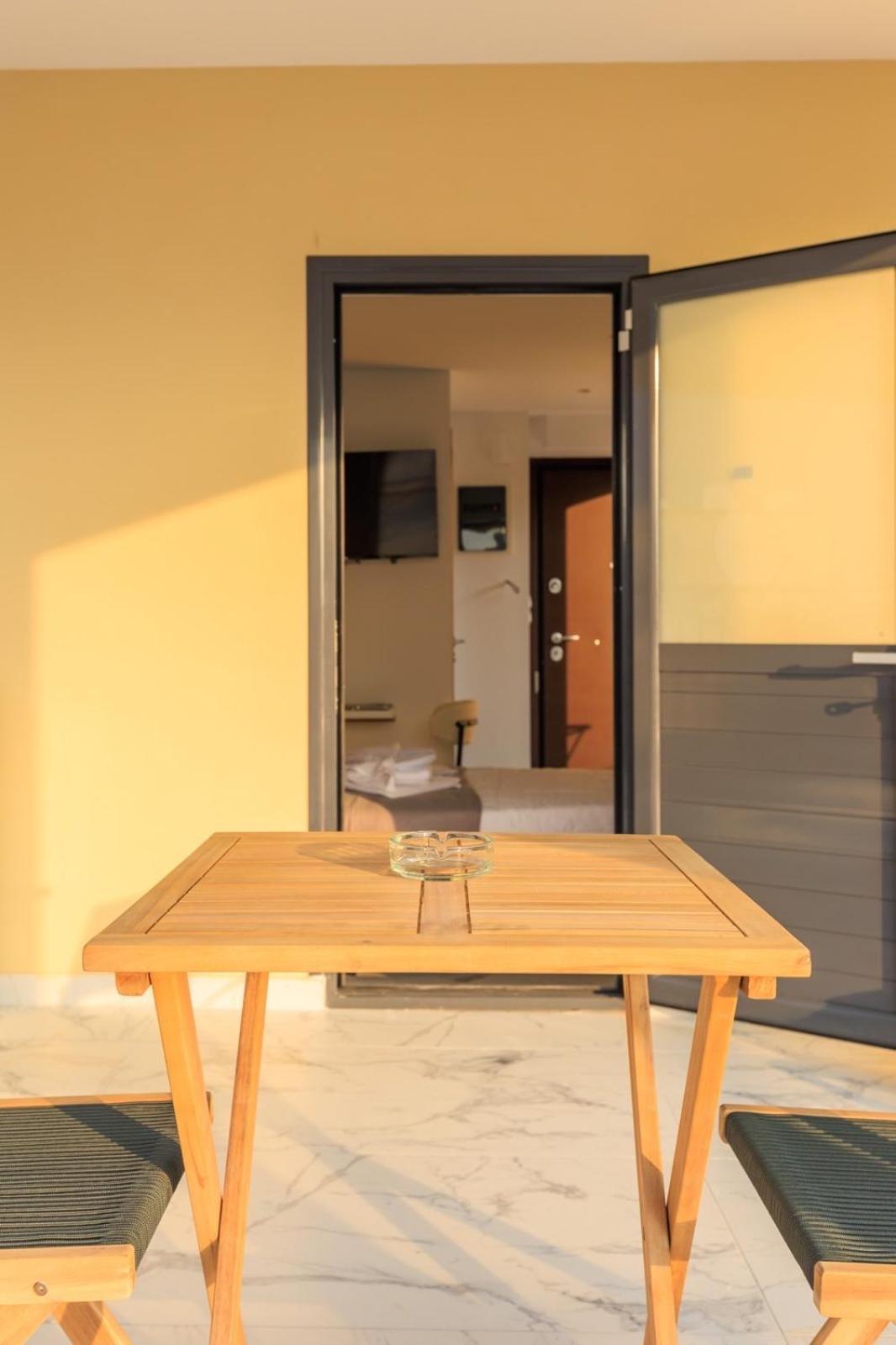 Aiolos Super Lux Suite Jucuzzi Nea Smyrni Centre アテネ エクステリア 写真