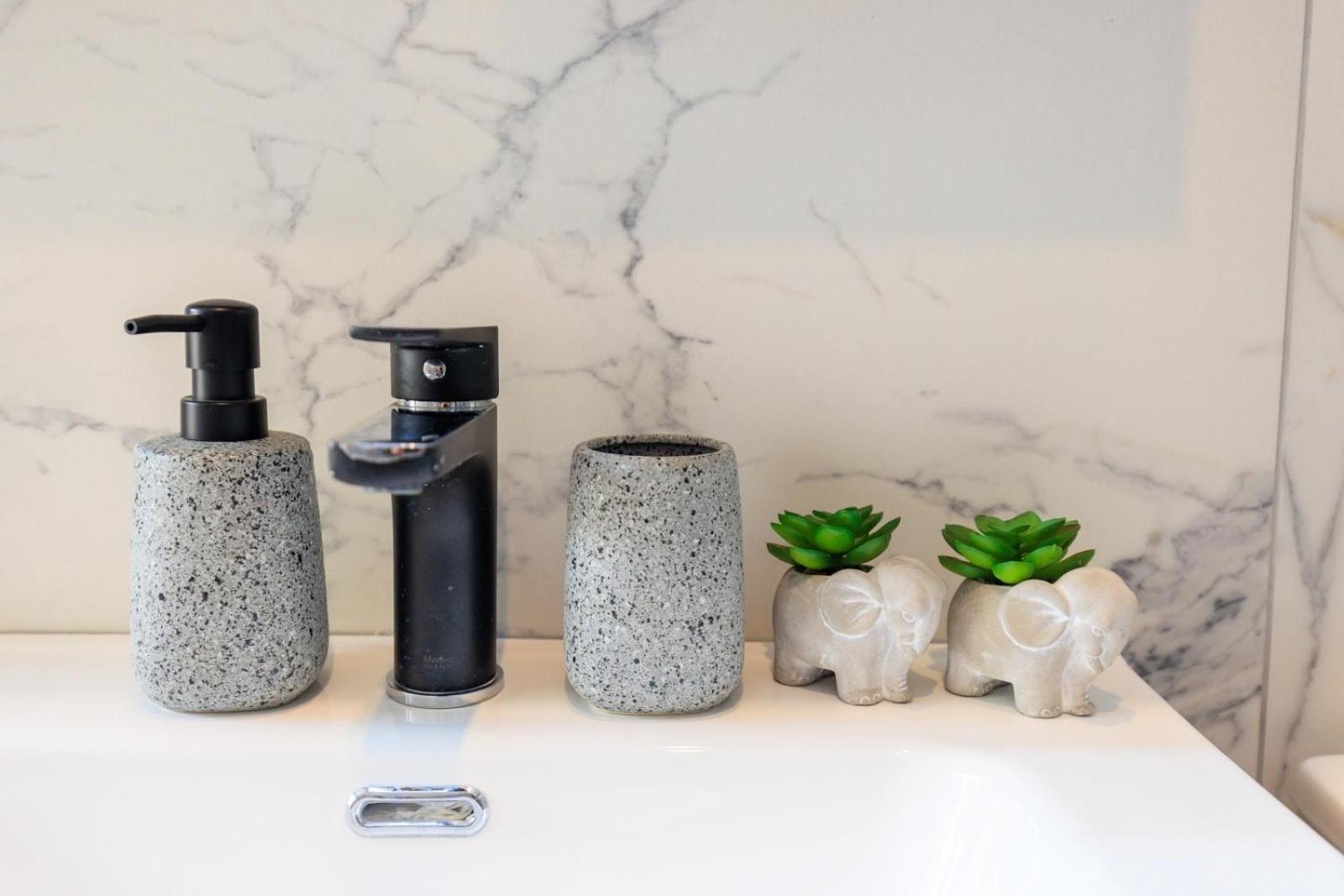 Aiolos Super Lux Suite Jucuzzi Nea Smyrni Centre アテネ エクステリア 写真