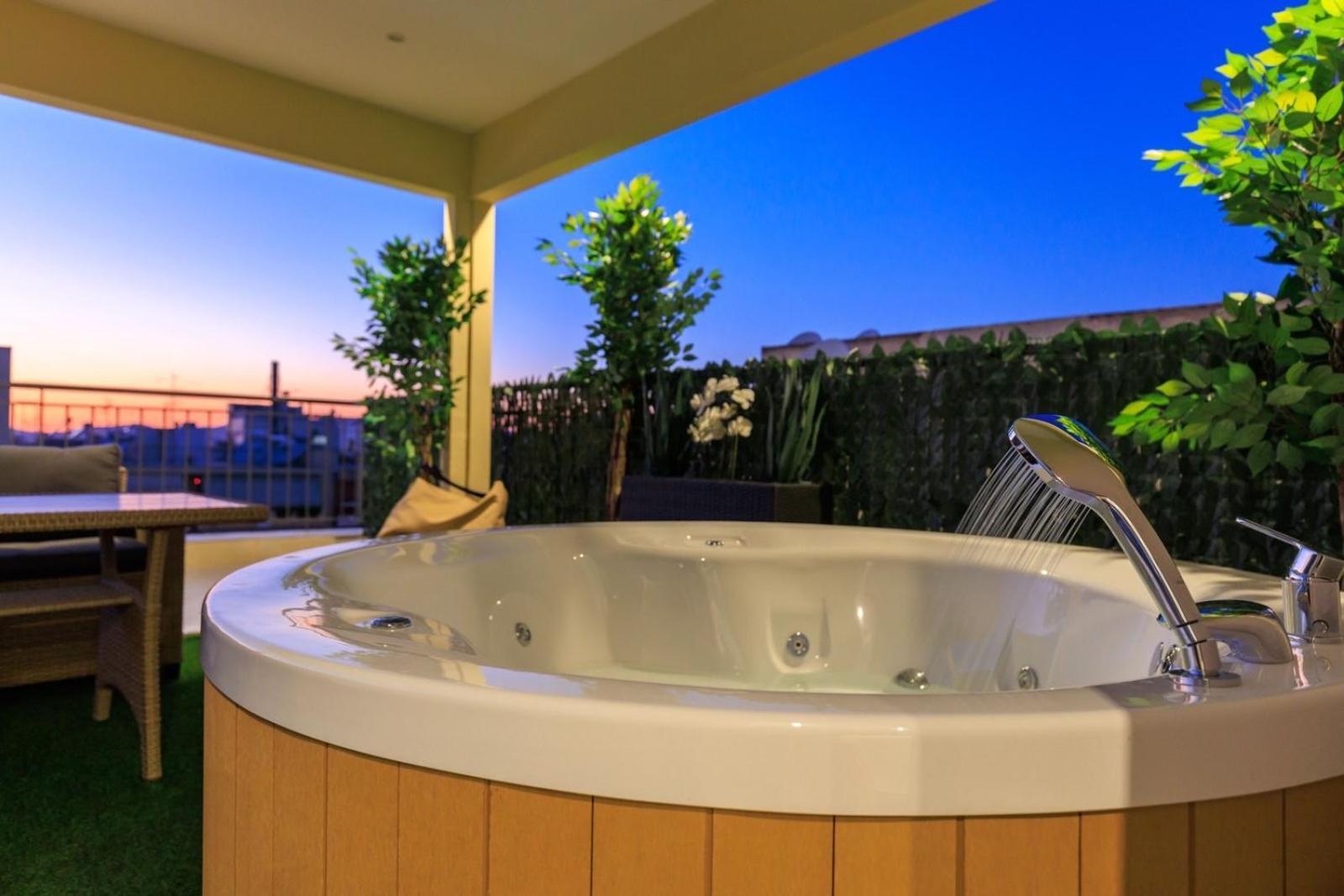 Aiolos Super Lux Suite Jucuzzi Nea Smyrni Centre アテネ エクステリア 写真