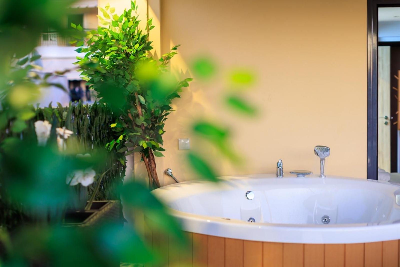 Aiolos Super Lux Suite Jucuzzi Nea Smyrni Centre アテネ エクステリア 写真